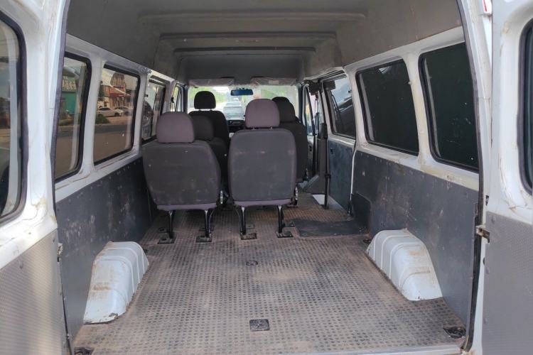 Used JMC Transit 2019 2.8T Commercial Version Long Wheelbase Mid-Roof 6-Seater Rear Single Tire China VI Emission Standard – JX493 Trunk