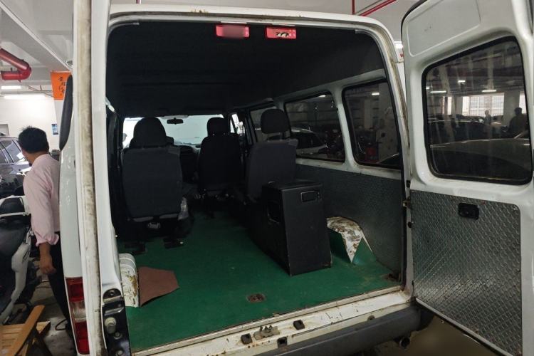 Used JMC Transit 2019 2.8T Commercial Version Long Wheelbase Mid-Roof 6-Seater Rear Single Tire China VI Emission Standard – JX493 Trunk