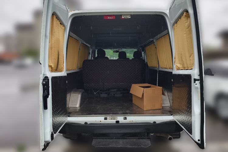 Used JMC Transit 2019 2.8T Commercial Version Short Wheelbase Mid-Roof 6-Seater China VI JX493 Trunk