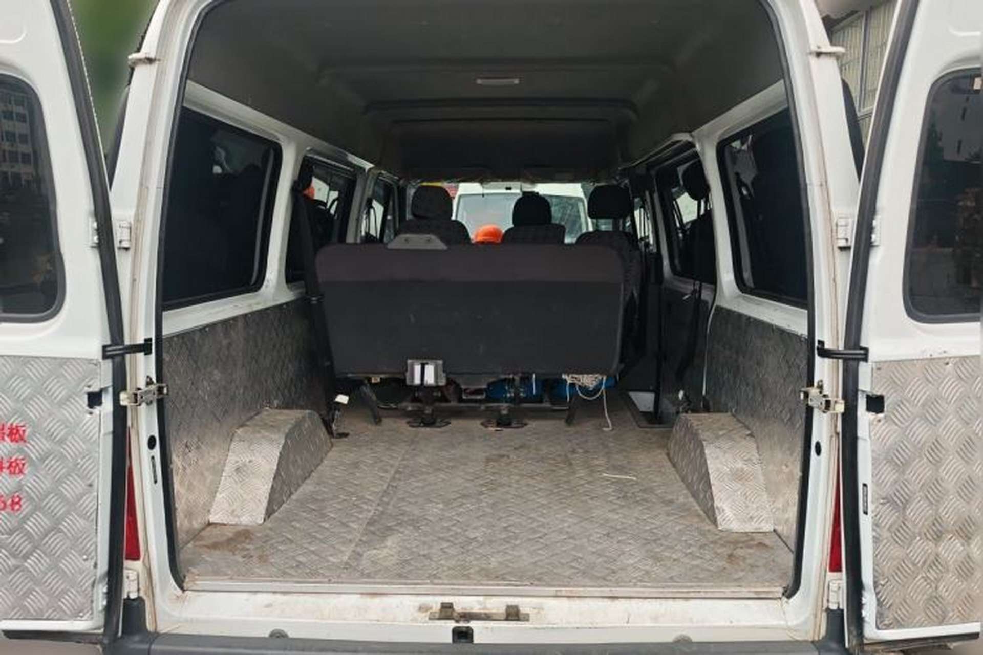 Used JMC Transit 2019 2.8T Commercial Version Short Wheelbase Mid-Roof 6-Seater China VI JX493 Trunk