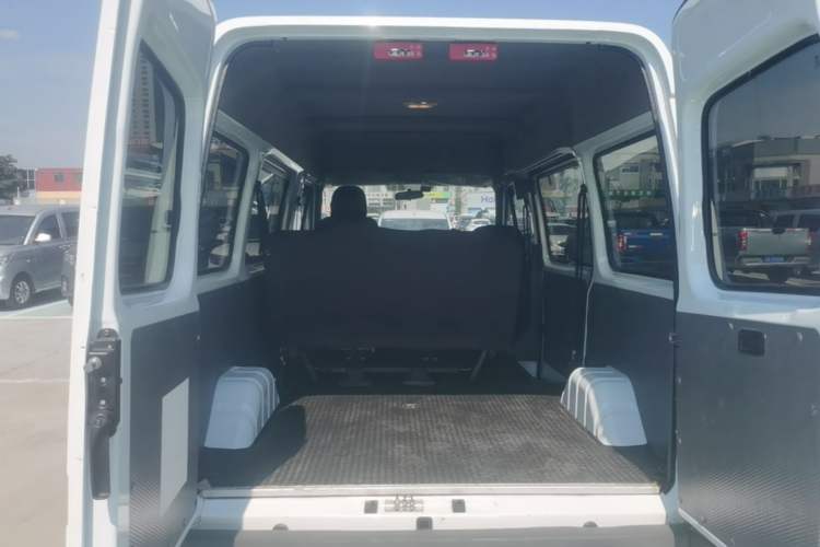Used JMC Transit 2019 2.8T Commercial Version Short Wheelbase Mid-Roof 6-Seater China VI JX493 Trunk