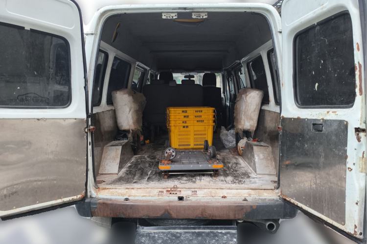 Used JMC Transit 2019 2.8T Commercial Version Intelligent Automatic Transmission Short Wheelbase Mid-Roof Design 6 Seats China VI Emission Standard – JX493 Trunk