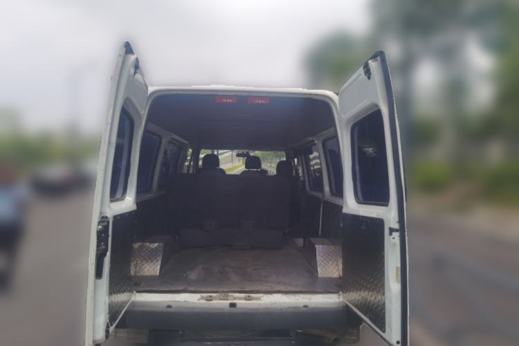Used JMC Transit 2019 2.8T Commercial Version Short Wheelbase Mid-Roof 6-Seater China VI JX493 Trunk