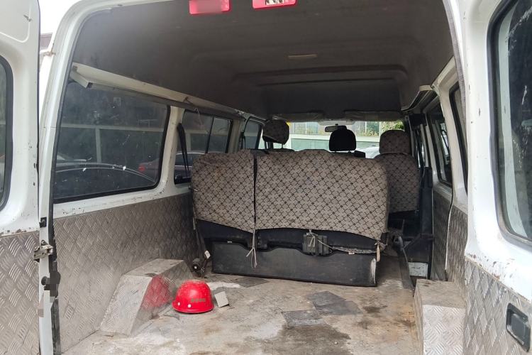 Used JMC Transit 2019 2.8T Commercial Version Short Wheelbase Mid-Roof 6-Seater China VI JX493 Trunk