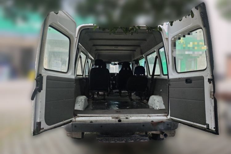 Used JMC Transit 2019 2.8T Commercial Version Long Wheelbase Mid-Roof 6-Seater Rear Single Tire China VI Emission Standard – JX493 Trunk
