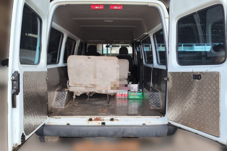 Used JMC Transit 2019 2.8T Commercial Version Short Wheelbase Mid-Roof 7-Seater China VI Standard JX493 Trunk