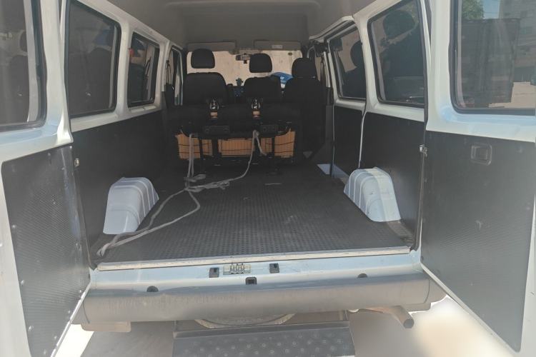Used JMC Transit 2019 2.8T Commercial Version Short Wheelbase Mid-Roof 6-Seater China VI JX493 Trunk
