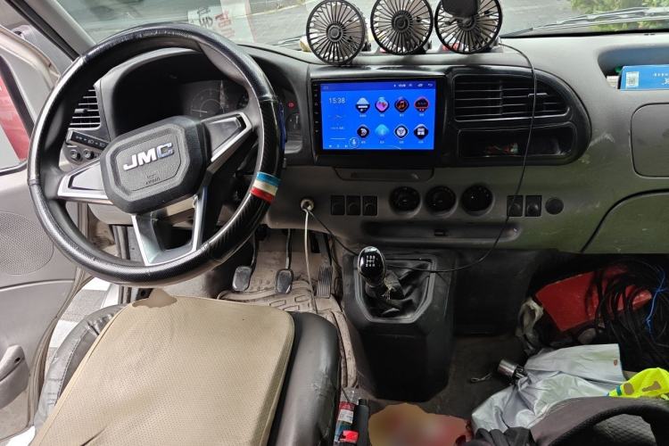 Used JMC Transit 2020 2.8T Business-Grade Long-Wheelbase Mid-Roof 9-Seater China V Emission Standard JX493 Center Console