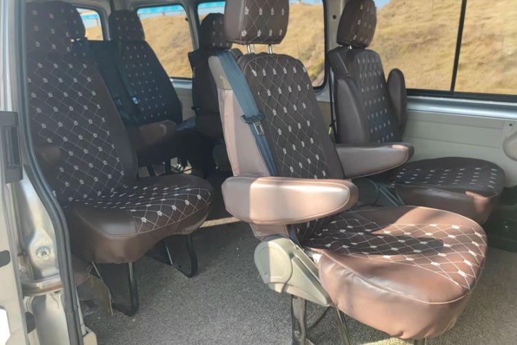 Used JMC Transit 2020 2.8T Business-Grade Long-Wheelbase Mid-Roof 9-Seater China V Emission Standard JX493 Interior 3
