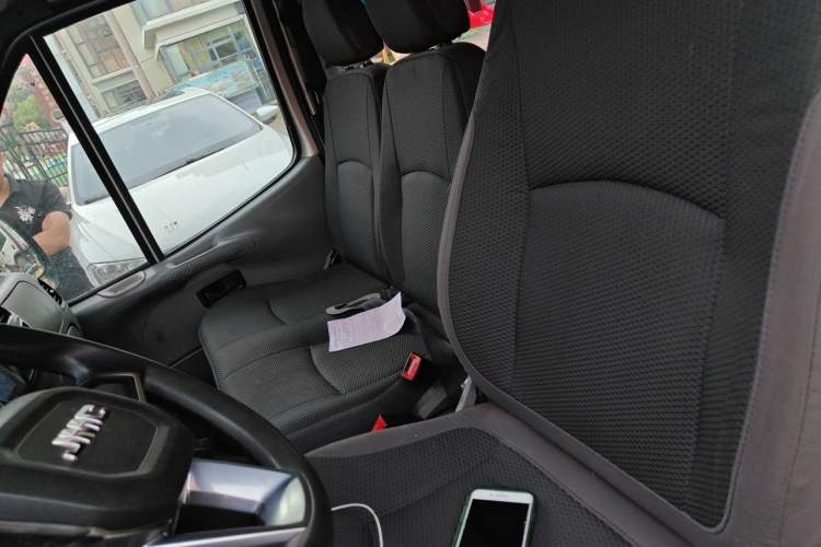 Used JMC Transit 2020 2.8T Business-Grade Long-Wheelbase Mid-Roof 9-Seater China V Emission Standard JX493 Left Front Seat