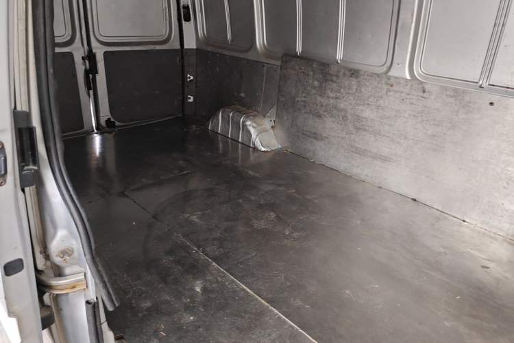 Used JMC Transit 2020 2.8T Business-Grade Long-Wheelbase Mid-Roof 9-Seater China V Emission Standard JX493 Left Rear Seat