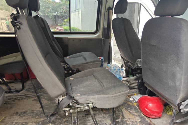 Used JMC Transit 2020 2.8T Business-Grade Long-Wheelbase Mid-Roof 9-Seater China V Emission Standard JX493 Left Rear Seat