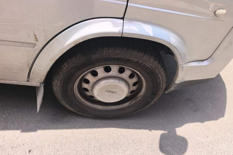 Used JMC Transit  Right Front Wheel Hub