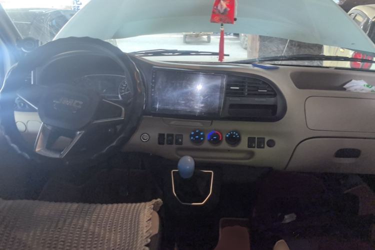 Used JMC Transit 2020 2.8T Business-Grade Long Wheelbase Mid-Roof 9-Seater China VI JX493 Center Console