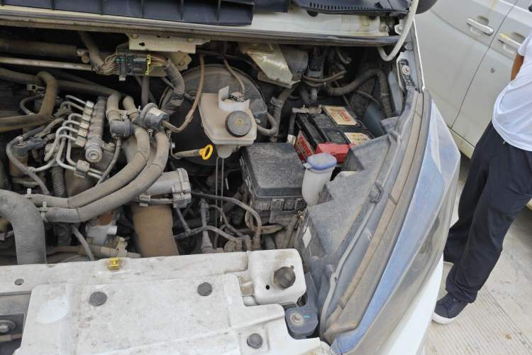 Used JMC Transit  Engine Bay Left