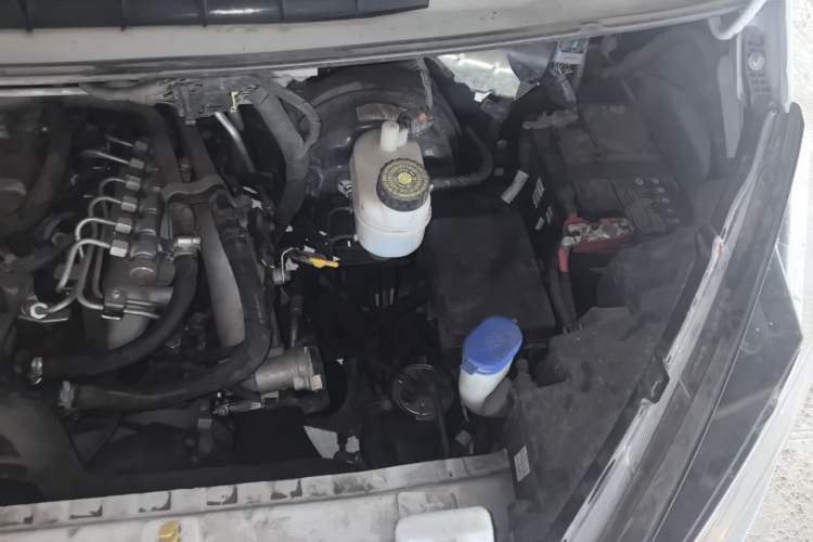 Used JMC Transit 2020 2.8T Business-Grade Long Wheelbase Mid-Roof 9-Seater China VI JX493 Engine Bay Left