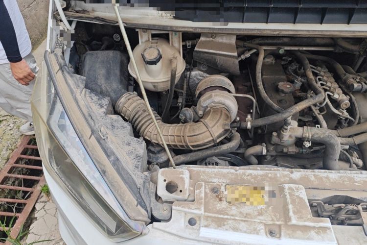 Used JMC Transit  Engine Bay Right