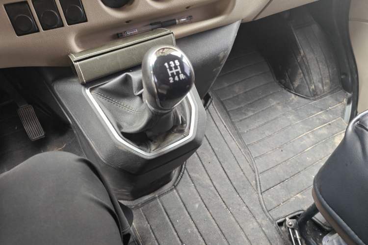 Used JMC Transit 2020 2.8T Business-Grade Long-Wheelbase Mid-Roof 9-Seater China V Emission Standard JX493 Gear Lever