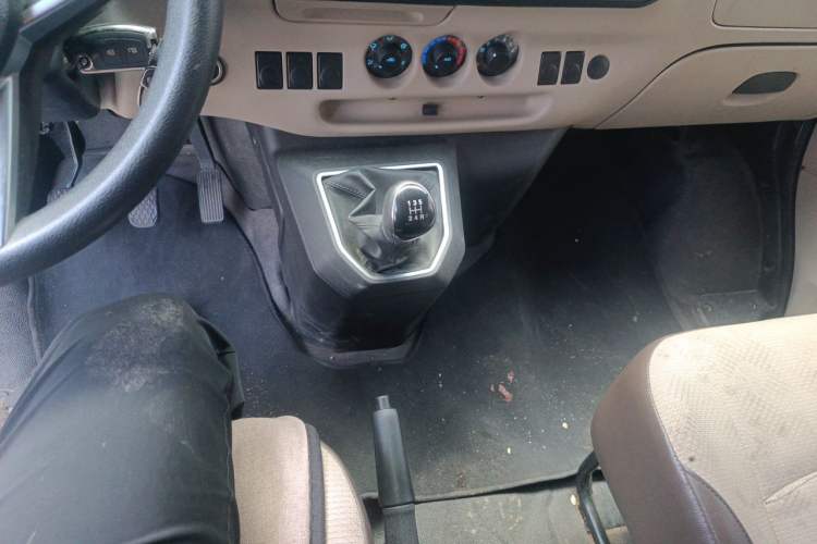 Used JMC Transit 2020 2.8T Business-Grade Long Wheelbase Mid-Roof 9-Seater China VI JX493 Gear Lever