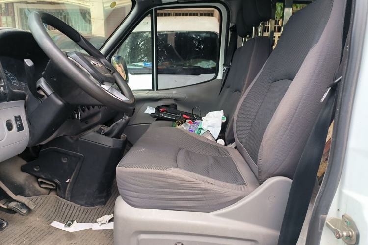 Used JMC Transit 2020 2.8T Business-Grade Long-Wheelbase Mid-Roof 9-Seater China V Emission Standard JX493 Left Front Seat