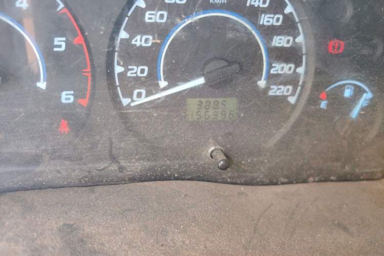 Used JMC Transit  Odometer Close Up