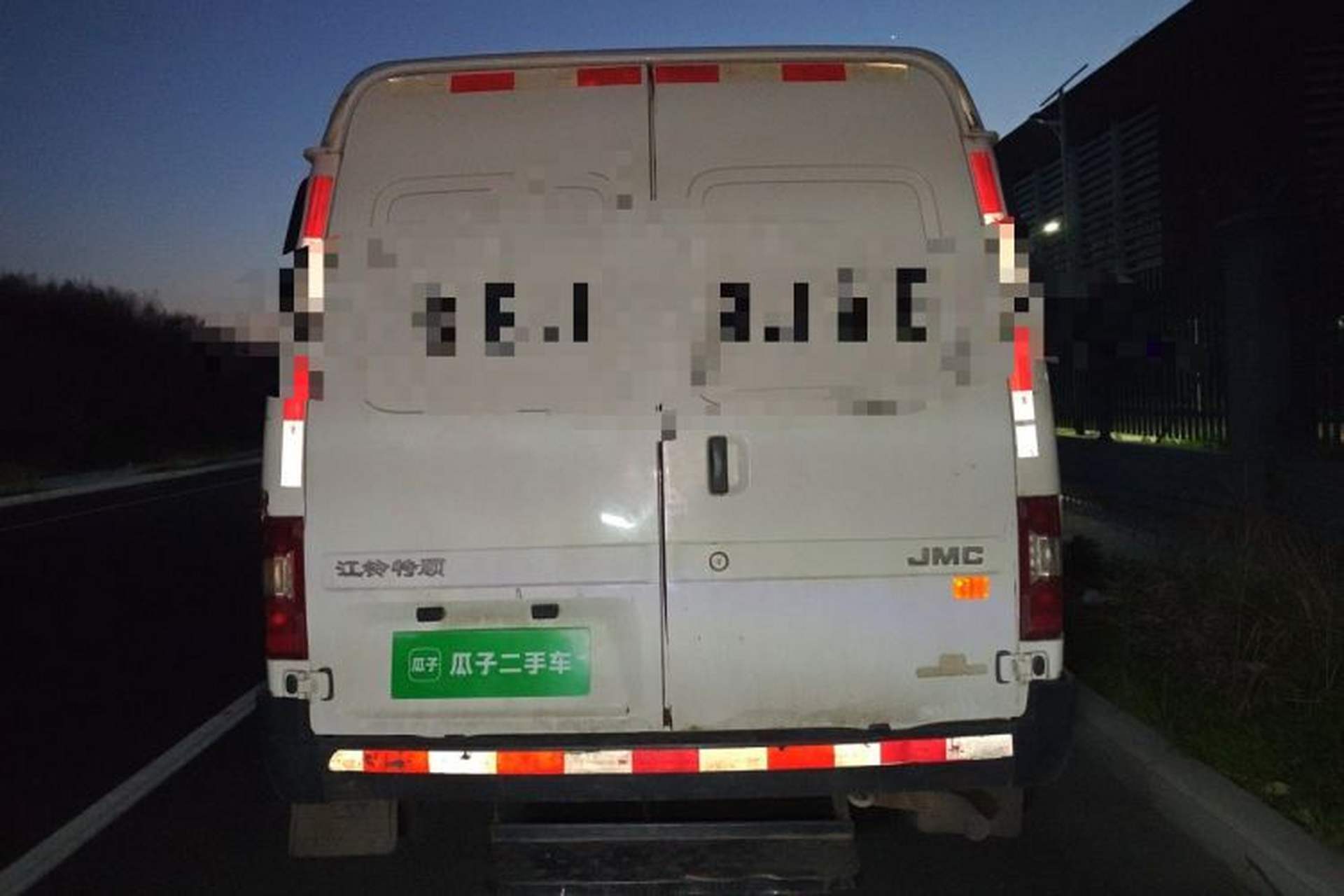 Used JMC Transit 2020 2.8T Business-Grade Long Wheelbase Mid-Roof 9-Seater China VI JX493 Rear