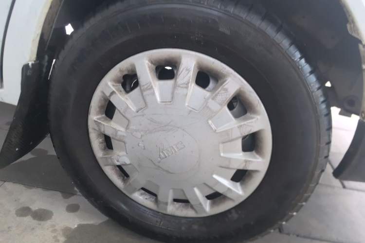 Used JMC Transit  Right Front Wheel Hub