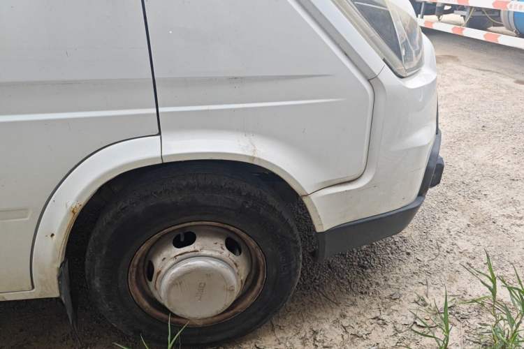 Used JMC Transit  Right Front Wheel Hub
