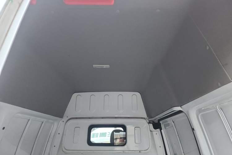 Used JMC Transit 2021 2.8T Space King Standard Version Short Wheelbase Mid-Height Roof 3-Seater Diesel Euro VI JX493 Headliner