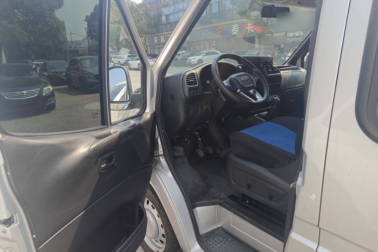 Used JMC Transit 2021 2.8T Space King Standard Version Short Wheelbase Mid-Height Roof 6-Seater Diesel Euro VI JX493 Driver Seat