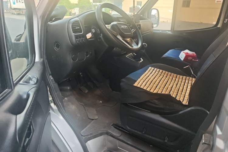 Used JMC Transit 2021 2.8T Space King Taurus Long Wheelbase Mid-Height Rear Single Tire – Step 6-Seater Diesel Euro VI JX493 Driver Seat
