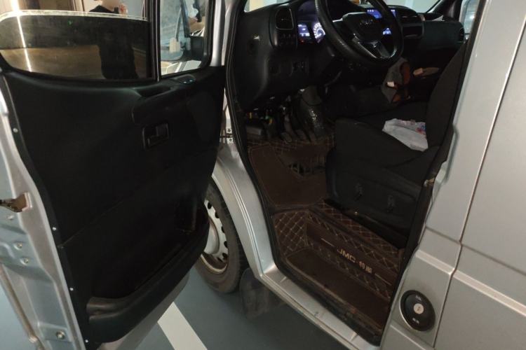 Used JMC Transit 2021 2.8T Space King Standard Version Short Wheelbase Mid-Height Roof 6-Seater Diesel Euro VI JX493 Driver Seat