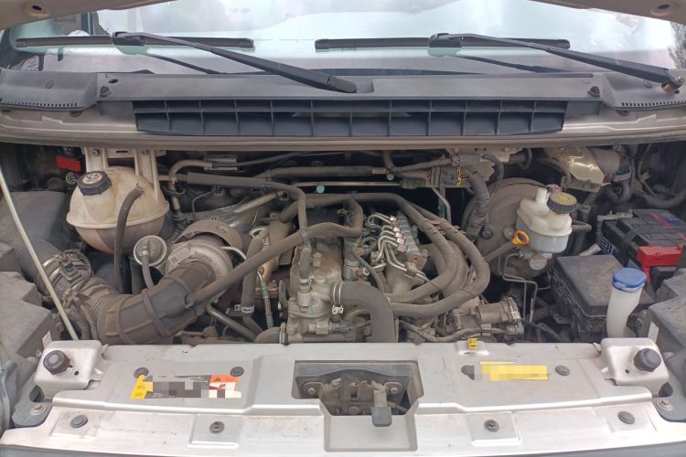 Used JMC Transit 2021 2.8T Space King Taurus Short Wheelbase Mid-Height 6-Seater Diesel Euro VI JX493 Engine Bay