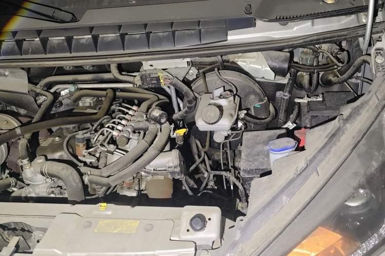 Used JMC Transit 2021 2.8T Space King Taurus Long Wheelbase Mid-Height Rear Single Tire – Step 6-Seater Diesel Euro VI JX493 Engine Bay Left