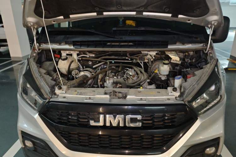 Used JMC Transit 2021 2.8T Space King Standard Version Short Wheelbase Mid-Height Roof 6-Seater Diesel Euro VI JX493 Engine Bay