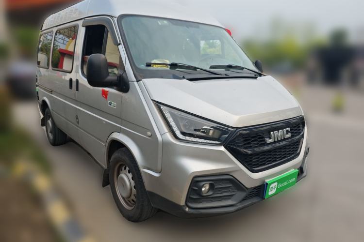 Used JMC Transit 2021 2.8T Space King Standard Version Short Wheelbase Mid-Height Roof 6-Seater Diesel Euro VI JX493 Front Right 45 Deg