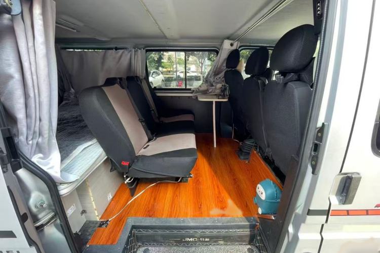 Used JMC Transit 2021 2.8T Space King Standard Version Short Wheelbase Mid-Height Roof 6-Seater Diesel Euro VI JX493 Interior 6