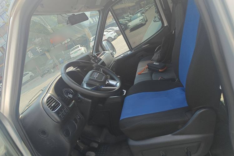 Used JMC Transit 2021 2.8T Space King Standard Version Short Wheelbase Mid-Height Roof 6-Seater Diesel Euro VI JX493 Left Front Seat
