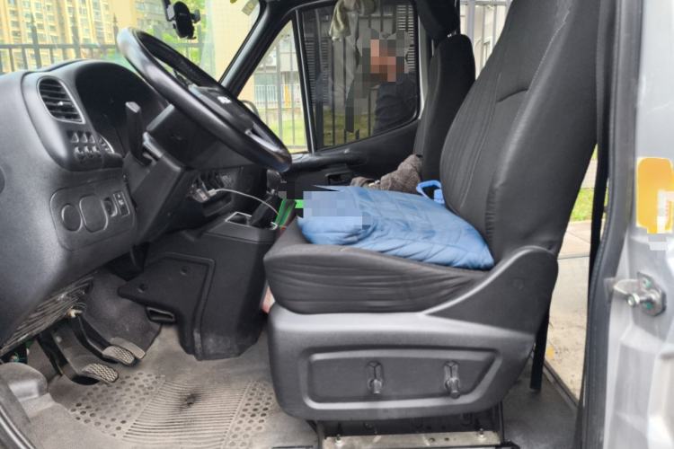 Used JMC Transit 2021 2.8T Space King Standard Version Long Wheelbase Mid-Height Roof Rear Single Tire – Step 6-Seater Diesel China VI Emission Standard JX493 Left Front Seat