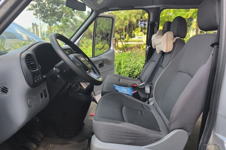 Used JMC Transit 2021 2.8T Space King Standard Version Short Wheelbase Mid-Height Roof 6-Seater Diesel Euro VI JX493 Left Front Seat
