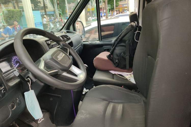 Used JMC Transit 2021 2.8T Space King Standard Version Short Wheelbase Mid-Height Roof 6-Seater Diesel Euro VI JX493 Left Front Seat