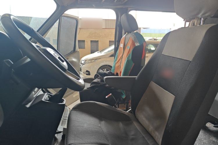 Used JMC Transit 2021 2.8T Space King Standard Version Long Wheelbase Mid-Height Roof Rear Single Tire – Step 6-Seater Diesel China VI Emission Standard JX493 Left Front Seat