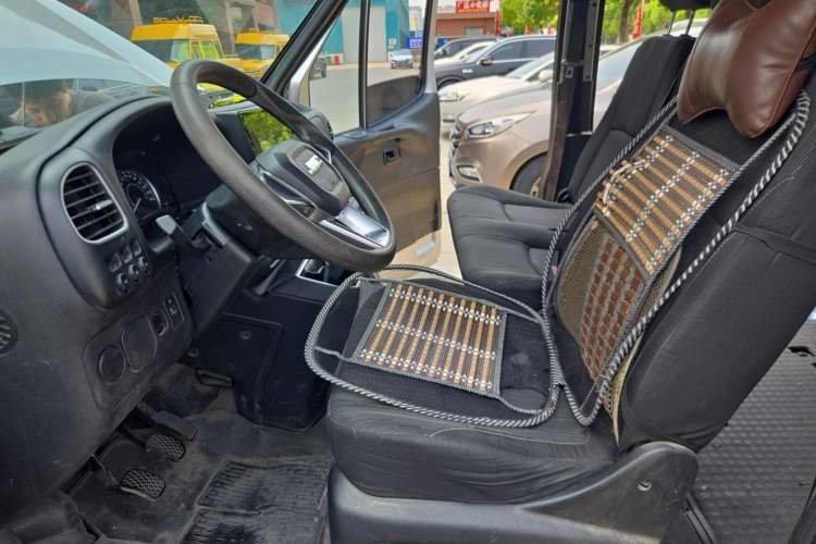 Used JMC Transit 2021 2.8T Space King Standard Version Short Wheelbase Mid-Height Roof 6-Seater Diesel Euro VI JX493 Left Front Seat
