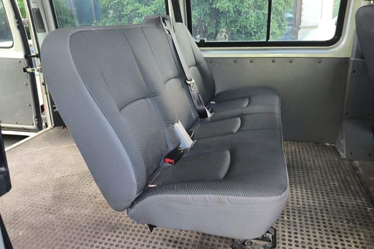 Used JMC Transit 2021 2.8T Space King Standard Version Short Wheelbase Mid-Height Roof 6-Seater Diesel Euro VI JX493 Left Rear Seat