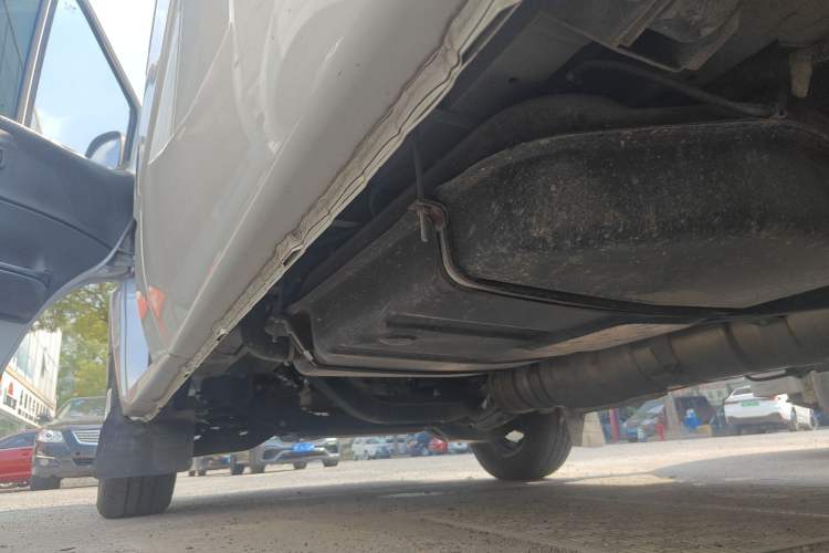 Used JMC Transit 2021 2.8T Space King Standard Version Short Wheelbase Mid-Height Roof 6-Seater Diesel Euro VI JX493 Left Side Sill