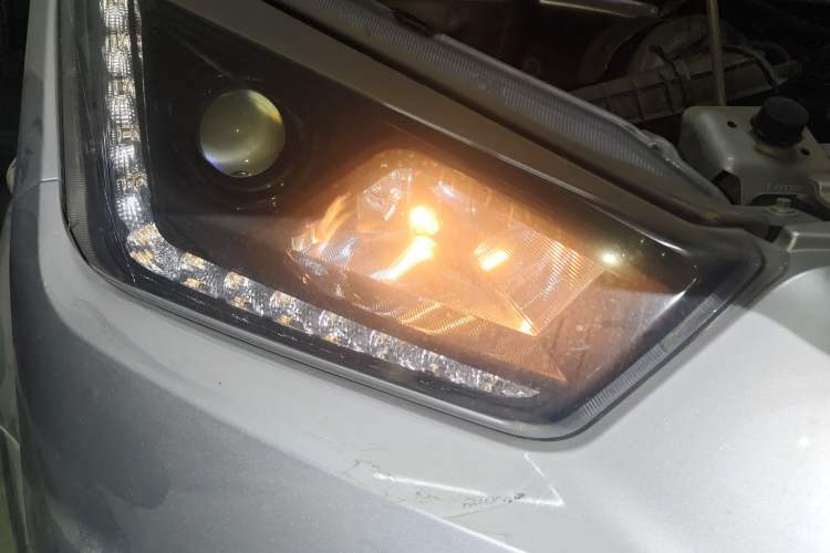 Used JMC Transit 2021 2.8T Space King Taurus Long Wheelbase Mid-Height Rear Single Tire – Step 6-Seater Diesel Euro VI JX493 Right Front Headlight