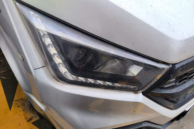 Used JMC Transit 2021 2.8T Space King Taurus Short Wheelbase Mid-Height 6-Seater Diesel Euro VI JX493 Right Front Headlight