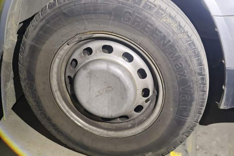 Used JMC Transit 2021 2.8T Space King Taurus Long Wheelbase Mid-Height Rear Single Tire – Step 6-Seater Diesel Euro VI JX493 Right Front Wheel Hub