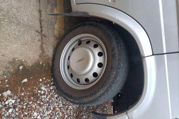 Used JMC Transit 2021 2.8T Space King Taurus Short Wheelbase Mid-Height 6-Seater Diesel Euro VI JX493 Right Front Wheel Hub