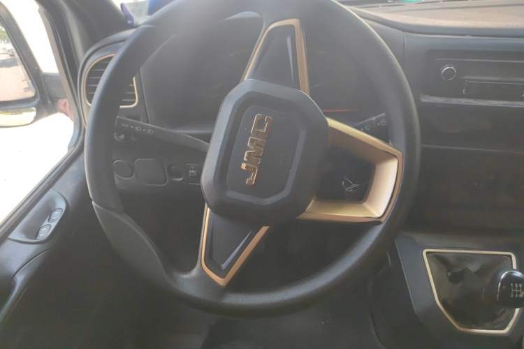 Used JMC Transit 2021 2.8T Space King Taurus Short Wheelbase Mid-Height 6-Seater Diesel Euro VI JX493 Steering Wheel
